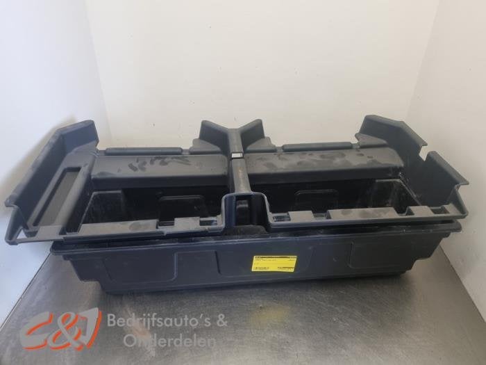Opbergvak van een Renault Trafic, Gebruikt, -, Renault, -