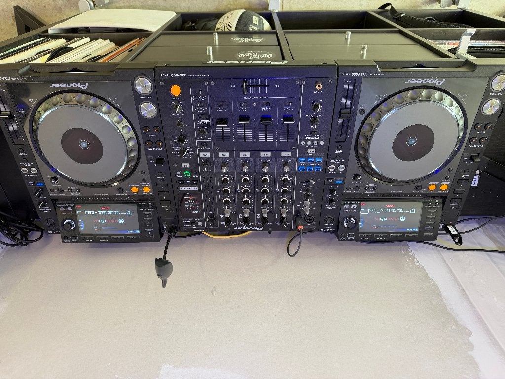 Pioneer DJ Set – 2x CDJ-2000NXS + DJM-900NXS + Flightcase, DJ