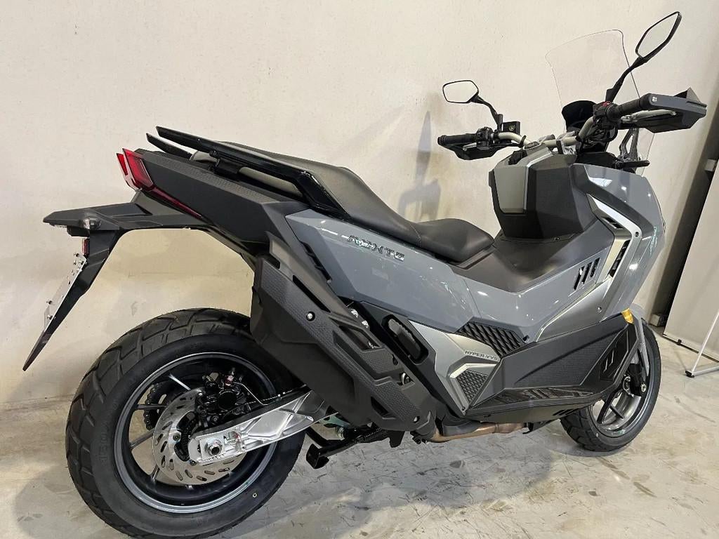 SYM ADX TG 400 (bj 2025), Motoren, 400 cc, Bedrijf, Overig, 12 t/m 35 kW