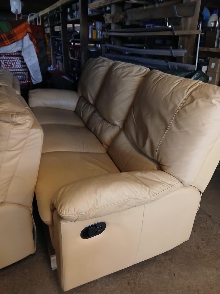 Bank en fauteuils, Ophalen, Leer