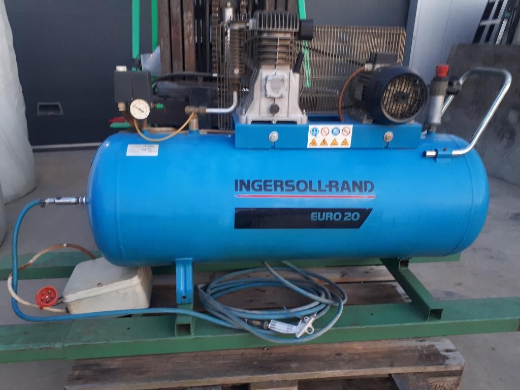 Ingerssolrand Euro 20 industriële luchtcompressor - 200L, Doe-het-zelf en Bouw, Compressors, 100 liter of meer, Ophalen, Gebruikt