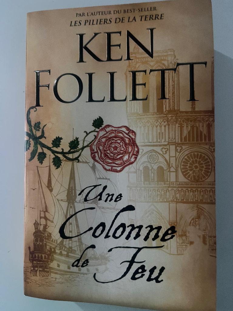 Ken Follett. Une colonne de feu: 4€., Boeken, Ophalen, Zo goed als nieuw, Follet Ken