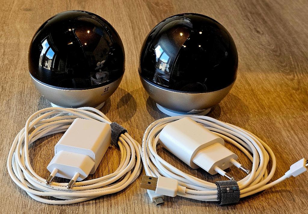 EZVIZ C6W Indoor 2K Camera (2 stuks), Audio, Tv en Foto, Videobewaking, Ophalen of Verzenden, Gebruikt, Binnencamera