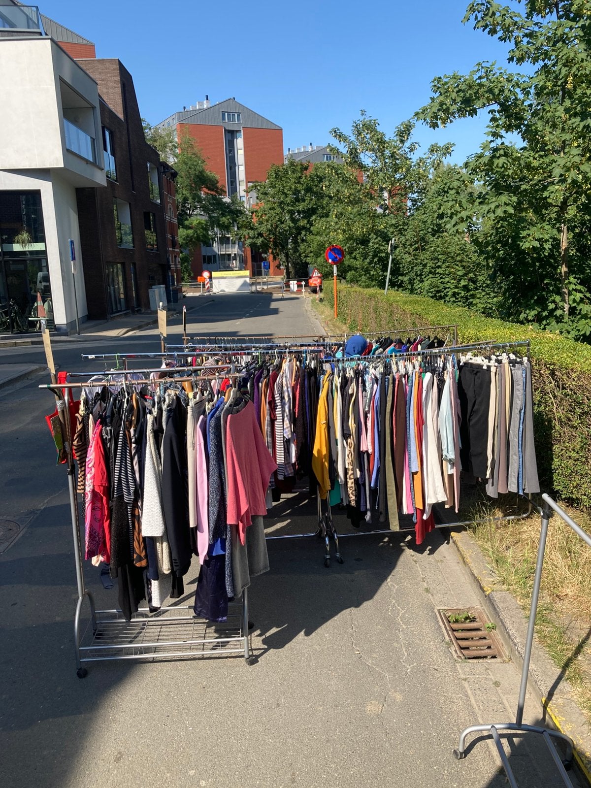 Lot van 325 stuks kledij, Kleding | Dames, Gelegenheidskleding, Ophalen