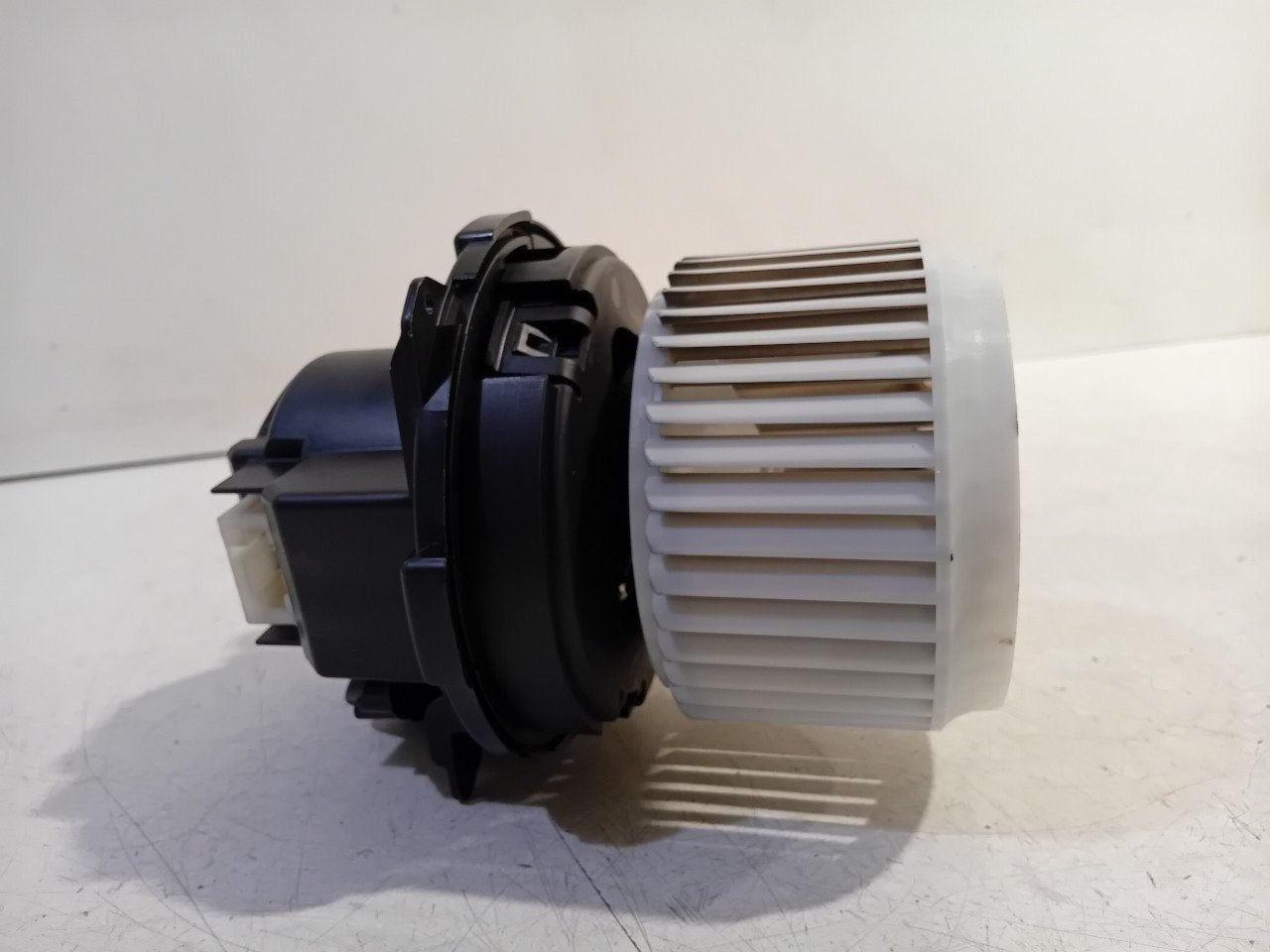Kachel ventilator motor Renault Captur, Onderdelen@venauto.nl, Van der Ven Autorecycling B.V., Gebruikt, Ettenseweg 76, 4706 PB Roosendaal, The Netherlands