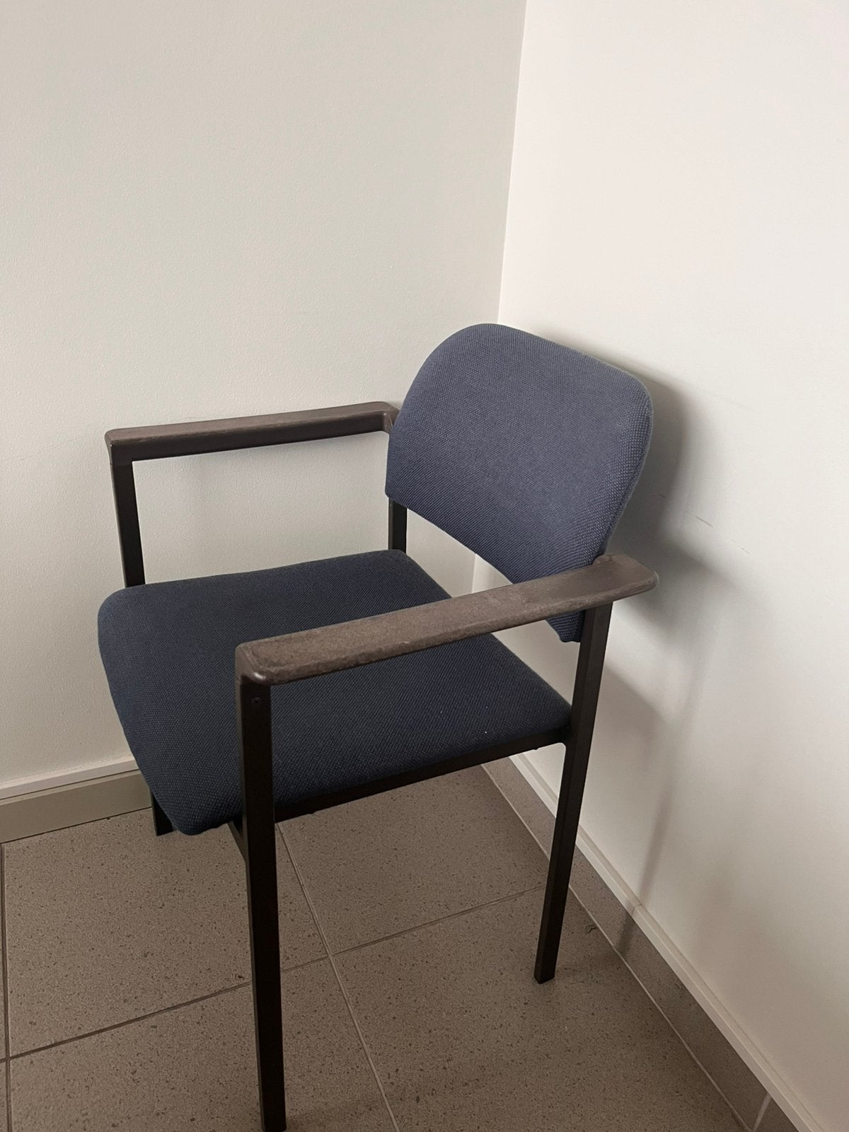 Blauwe stoel met leuning, Ophalen, Gebruikt, Blauw, Eén