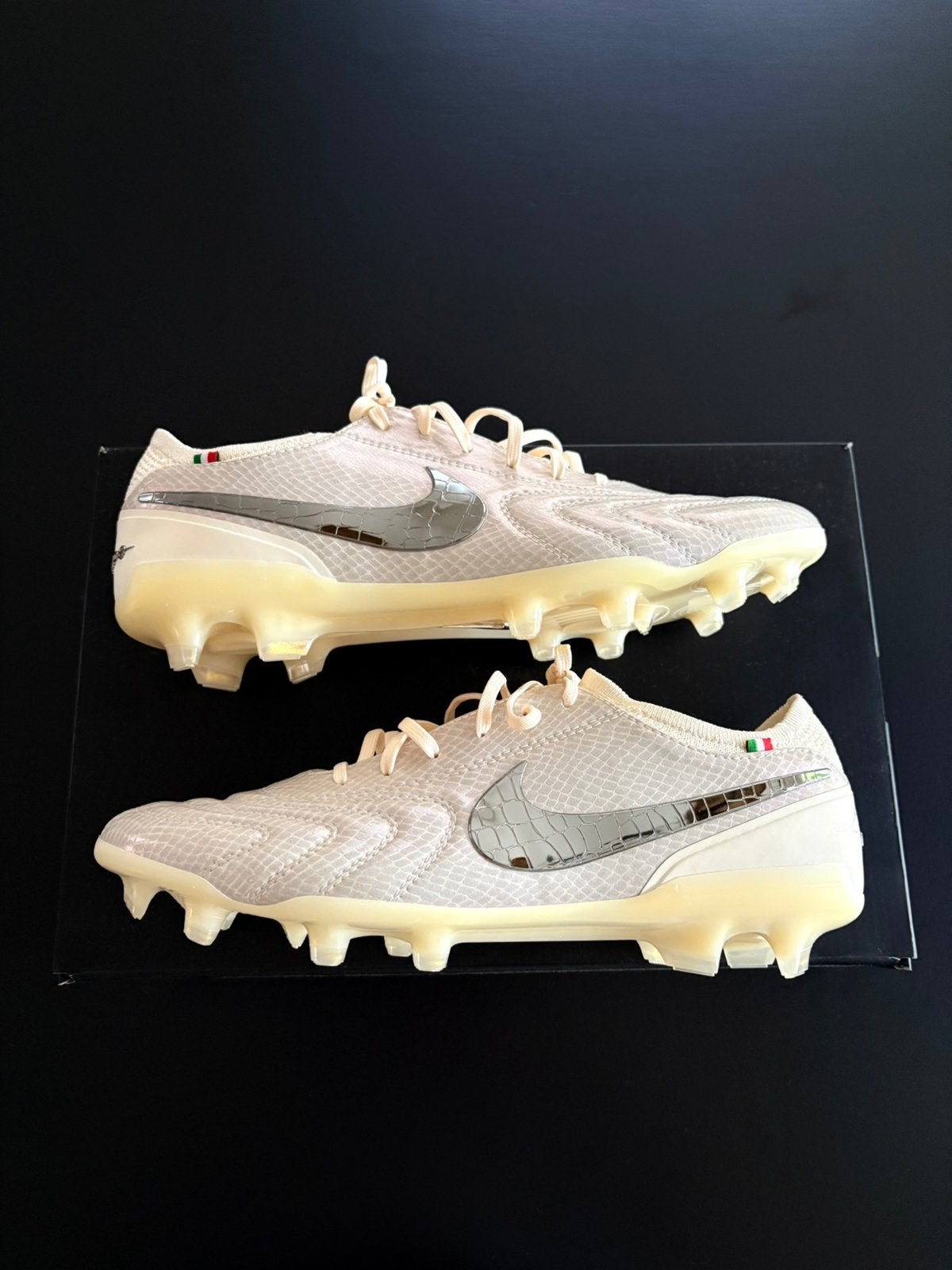 Nike tiempo elite FG LX, Sport en Fitness, Voetbal, Ophalen, Zo goed als nieuw