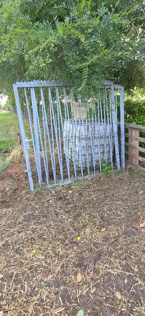 stevige gegalvaniseerde metalen poort in gebruikte staat, Tuin en Terras, Ophalen, Gebruikt, Staal, 200 cm of meer