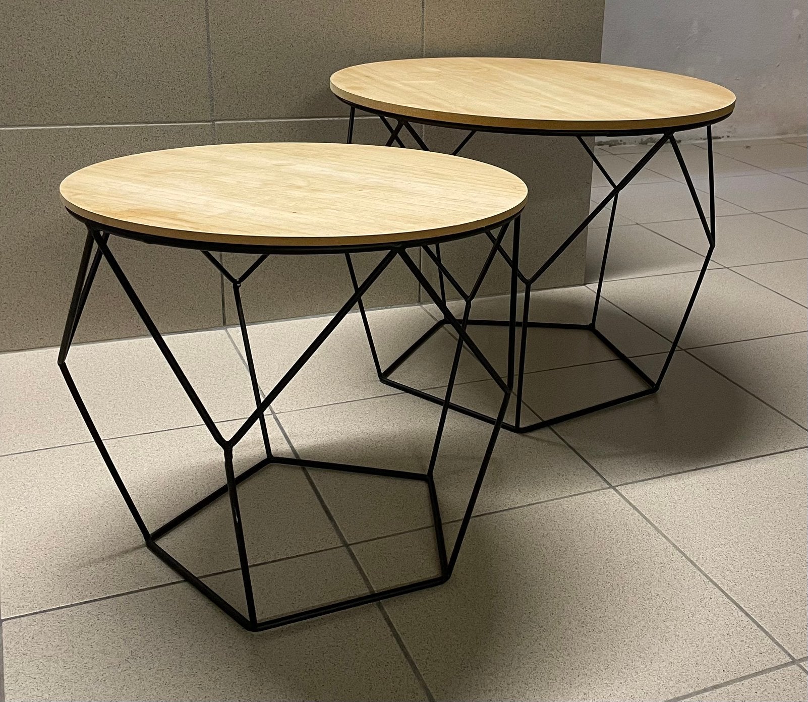 2 tables d'appoint tendance, Enlèvement, Comme neuf