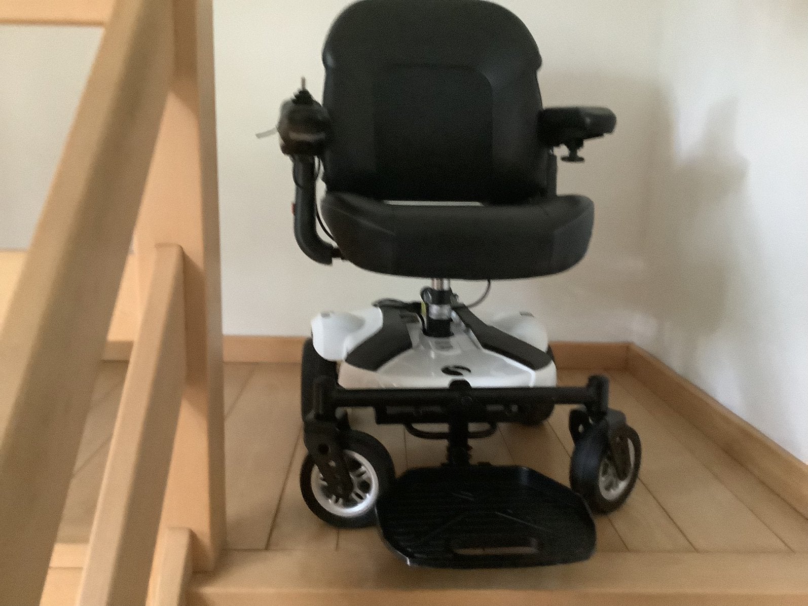 Te koop elektrische rolstoel, Diversen, Ophalen, Zo goed als nieuw