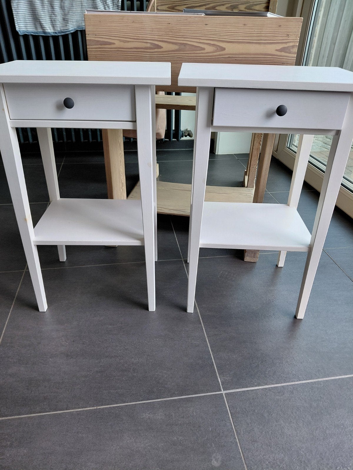 2 nachtkastjes, Ophalen, Kunststof, Gebruikt, 55 tot 70 cm