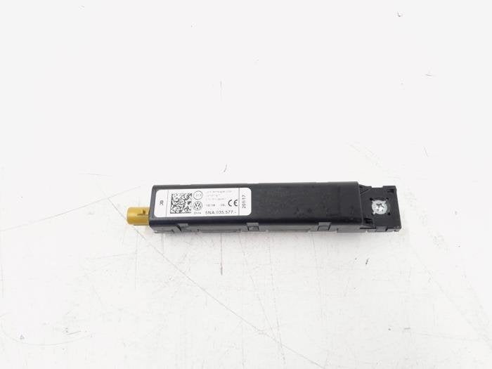 Antenne Versterker van een Volkswagen Tiguan, Gebruikt, -, Volkswagen, -