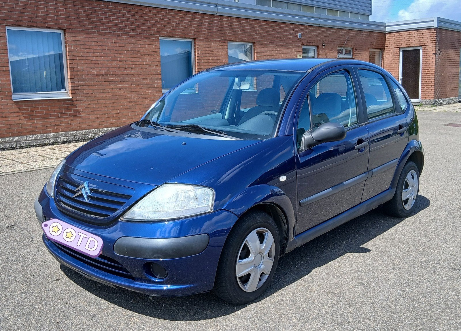 Citroën C3 1.1 essence d'année 2004 avec 170 000 km, Auto's, Citroën, C3, ABS, Airbags, Boordcomputer, Centrale vergrendeling