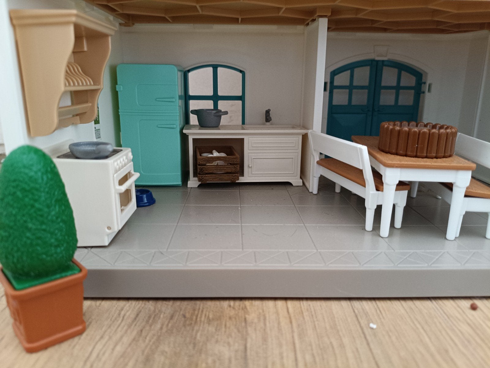 horse club stal te koop, Ophalen, Zo goed als nieuw