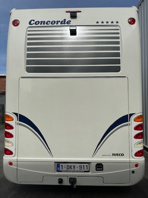 concorde charisma met garage voor smart, Caravans en Kamperen, Concorde, Standaard zit, Boiler, Ringverwarming