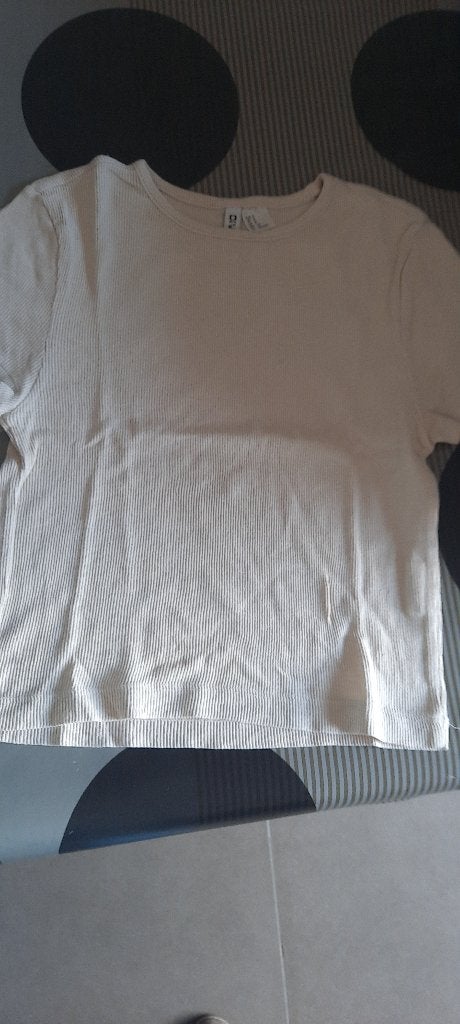 Mooi t-shirt divided maat S, Kleding | Dames, T-shirts, Divided, Beige, Ophalen of Verzenden, Korte mouw