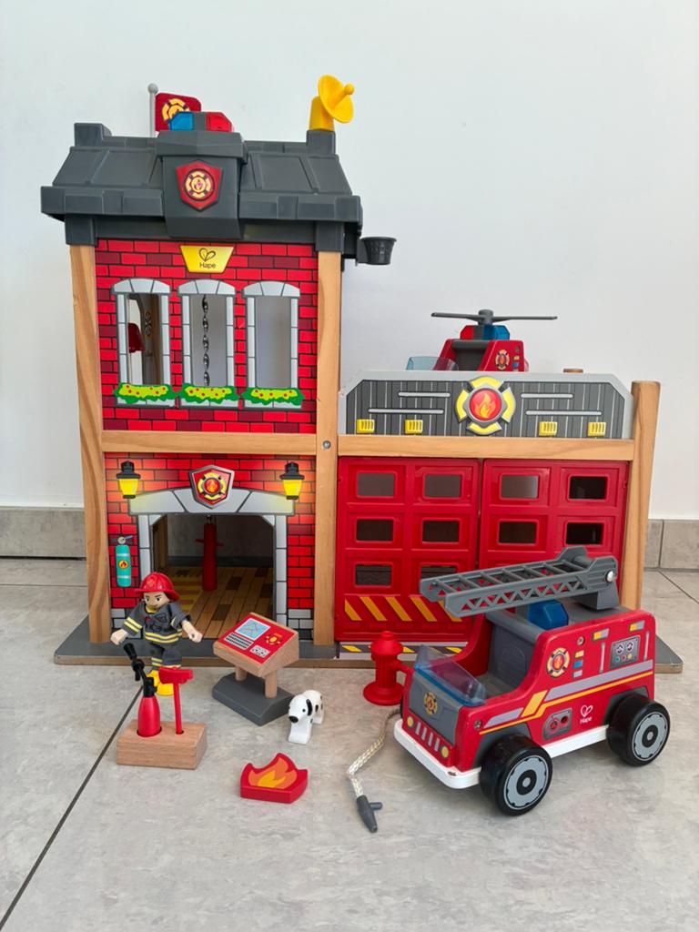 Caserne pompier bois Hape, Kinderen en Baby's, Ophalen, Gebruikt