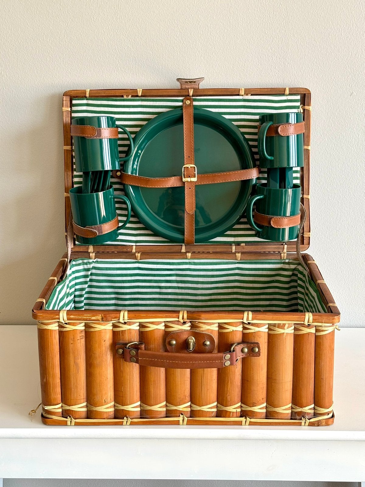 Vintage picknickmand / picknickkoffer compleet bamboe, Enlèvement ou Envoi, Neuf