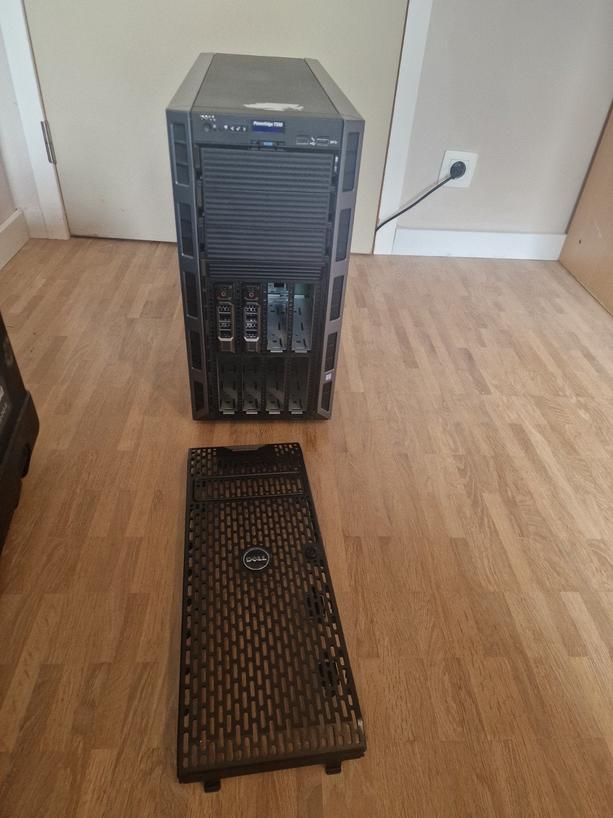 Dell T330 server, Ophalen