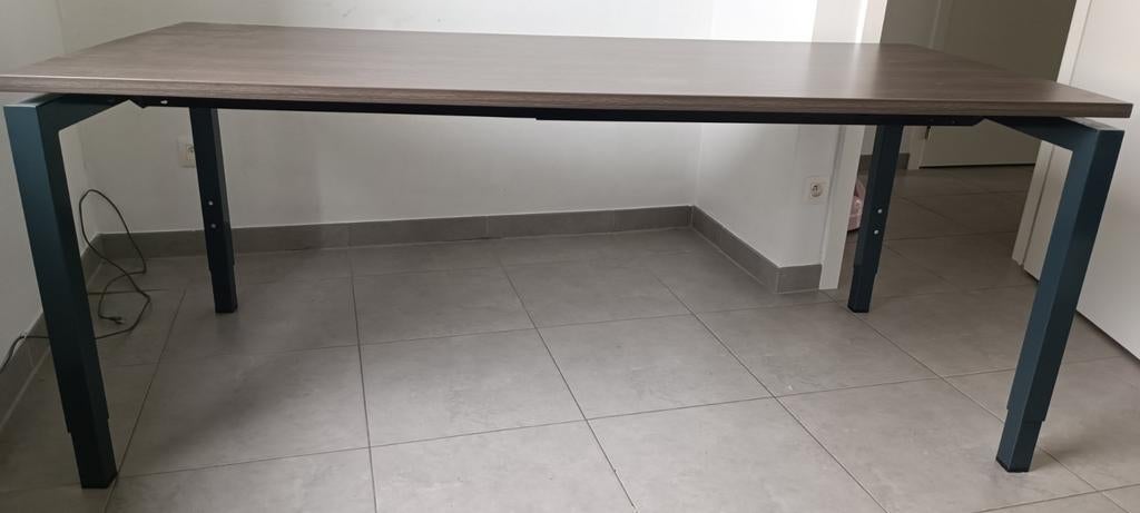 In de hoogte verstelbare bureau 80 X 160 cm, Huis en Inrichting, Bureaus, Ophalen