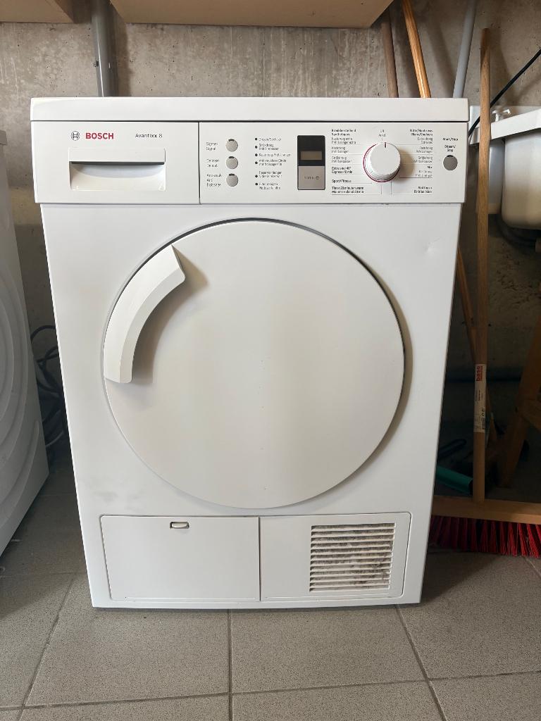 Droogkast Bosch, Ophalen, Anti-kreukfase, 8 tot 10 kg, Zo goed als nieuw