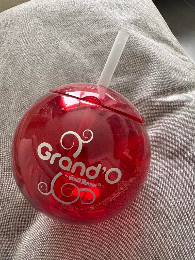 Gobelet rond en plastique rouge Grand'o., Verre ou Verres, Enlèvement ou Envoi, Comme neuf, Autres matériaux