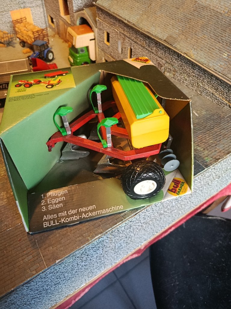 Combiné travail du sol et semis Bull Farmer Vintage de 1980, Hobby & Loisirs créatifs, Enlèvement ou Envoi, Utilisé, Tracteur et Agriculture
