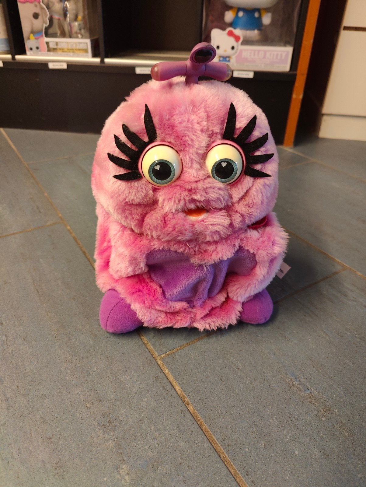 WuvLuv roze met ei & baby 1999, Enlèvement