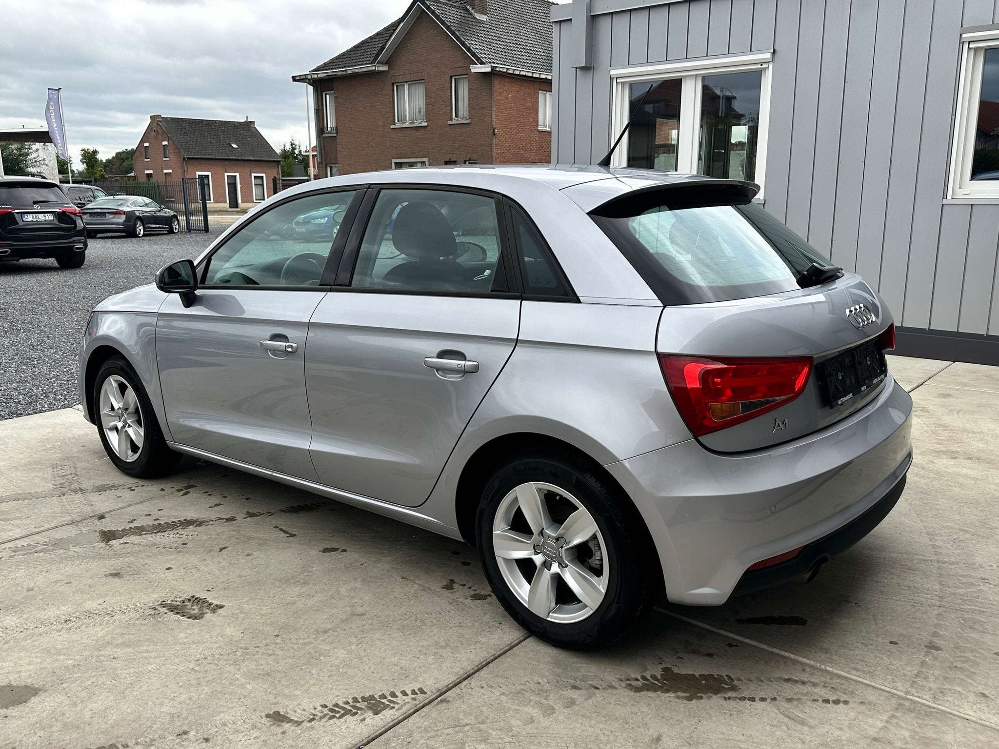 Audi A1 A1 Sportback 1.0 TFSI ultra Design S tronic * 12M, Autos, Argent ou Gris, Achat, A1, Entreprise