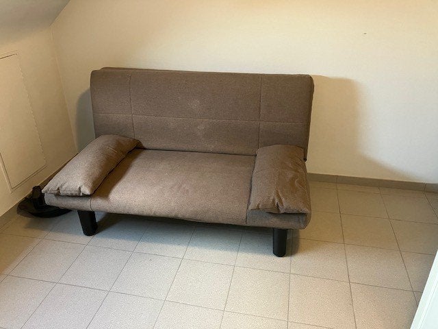 zetelbed + uitklapbare tafel, Huis en Inrichting, Slaapkamer | Slaapbanken, Ophalen, Zo goed als nieuw, Twijfelaar, Bruin