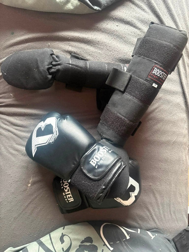 Bokshandschoenen en beenbeschermers, Sport en Fitness, Ophalen, Zo goed als nieuw, Bokshandschoenen