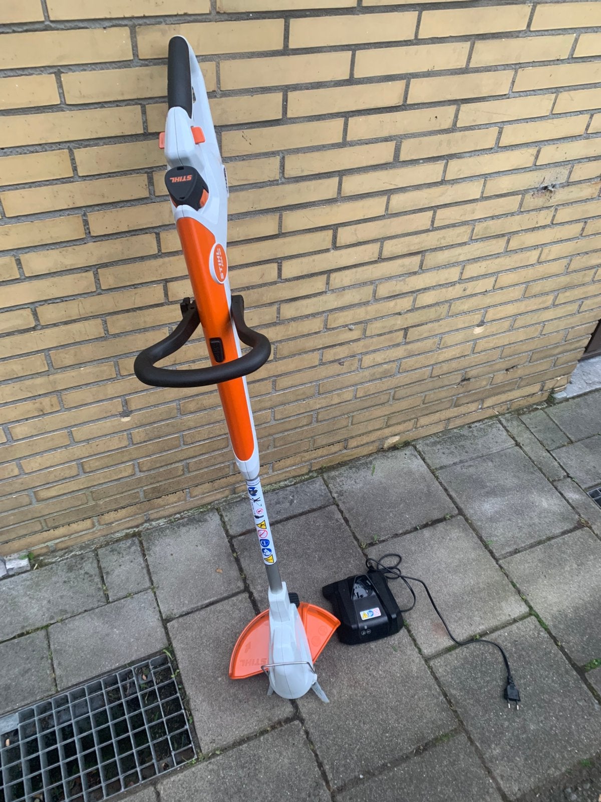 kantenmaaier stihl, Tuin en Terras, Ophalen, Zo goed als nieuw