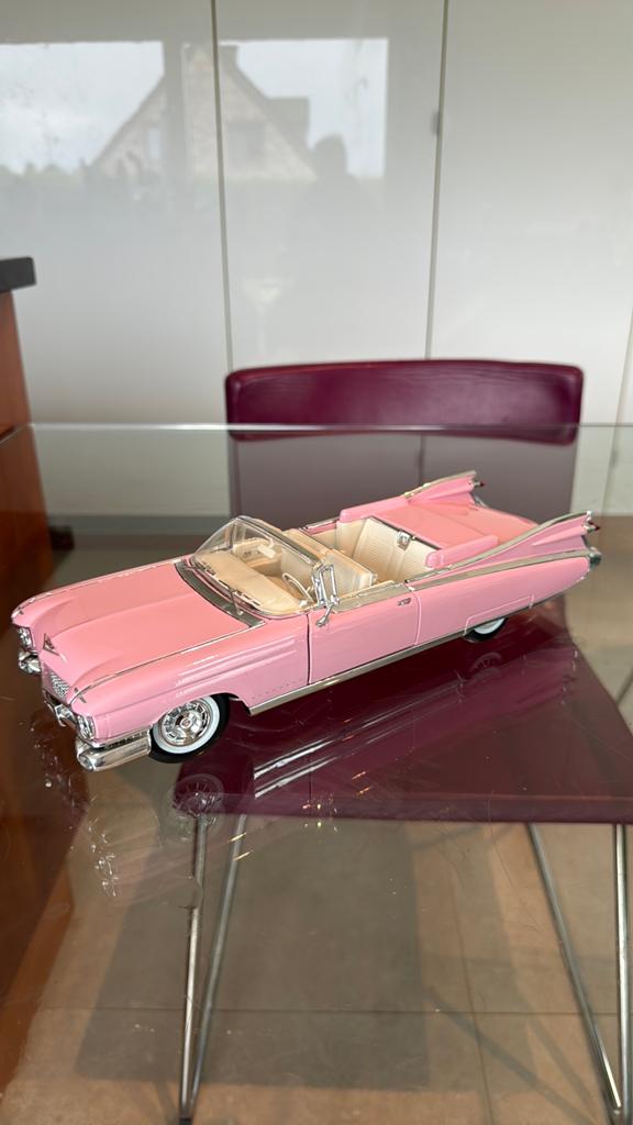 Prachtige Cadillac Eldorado Biarritz 1959 1:18 nikkel, Hobby en Vrije tijd, Modelauto's | 1:18, Ophalen of Verzenden, Zo goed als nieuw