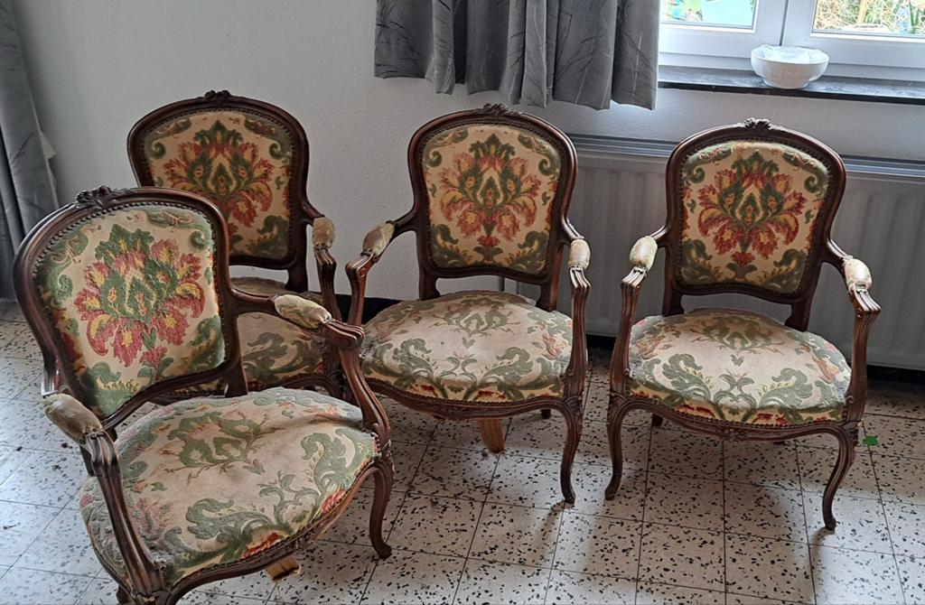 Set van 4 cabrioletfauteuils in Louis XV-stijl
