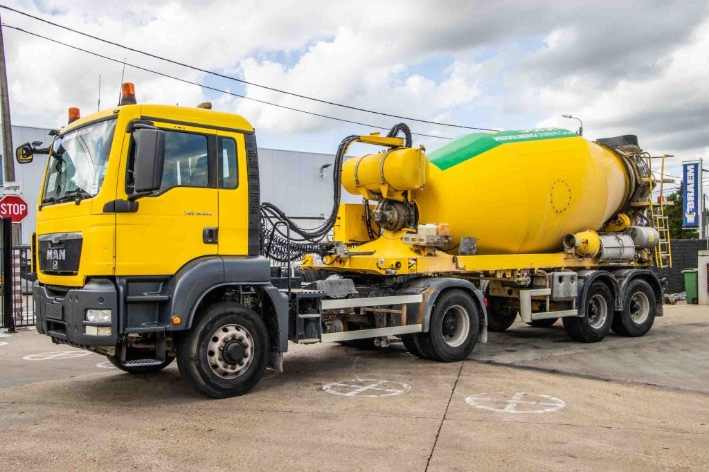 MAN TGS 18.360 BLS-4X4H+MIXER 10 m3 (bj 2011), Euro 5, Achterwielaandrijving, Geel, Bedrijf