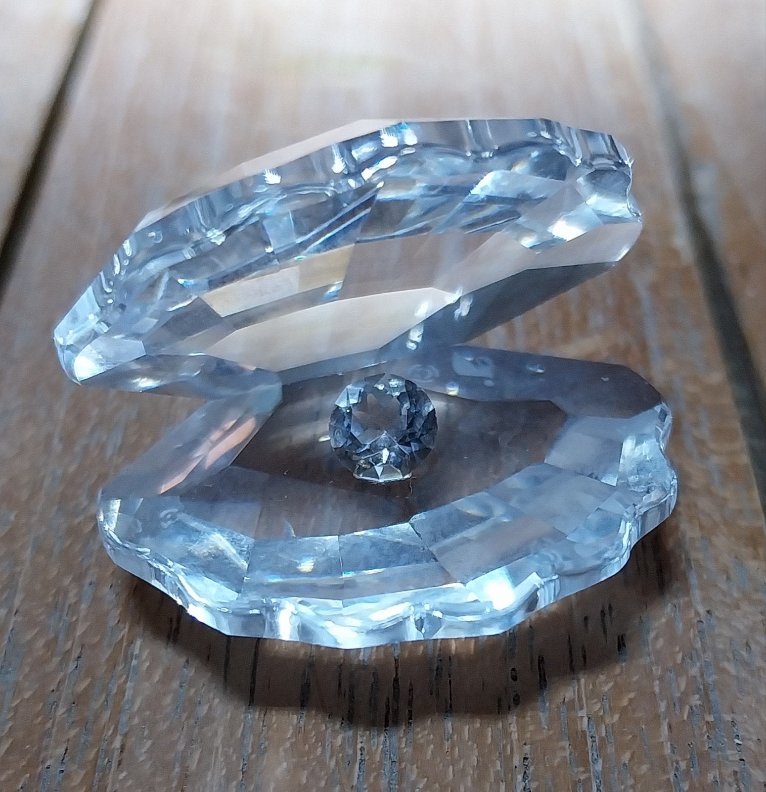 Swarovski schelp, Collections, Enlèvement
