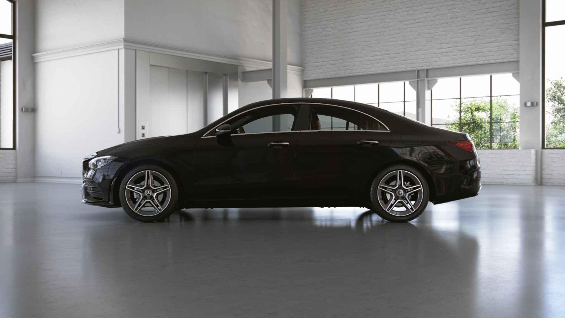 Mercedes-Benz CLA-klasse 180 Coupé AMG Line | Verwarmde Zet, Auto's, 1325 kg, Gebruikt, Euro 6, 4 cilinders