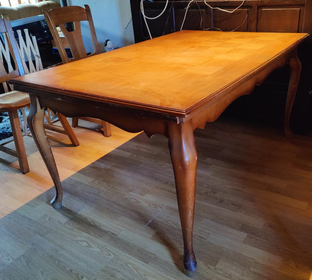 Houten tafel, Ophalen