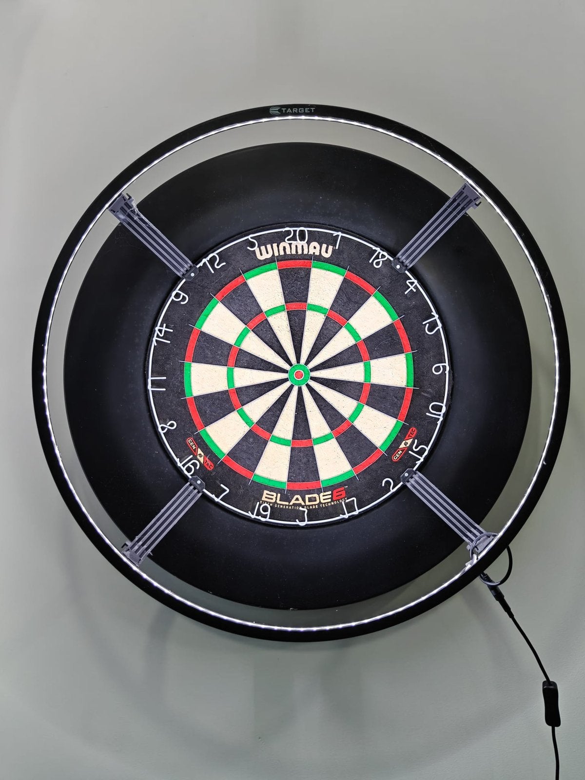 Winmau Blade 6 + Target Corona Vision + Surround, Enlèvement, Utilisé, Cible de fléchettes