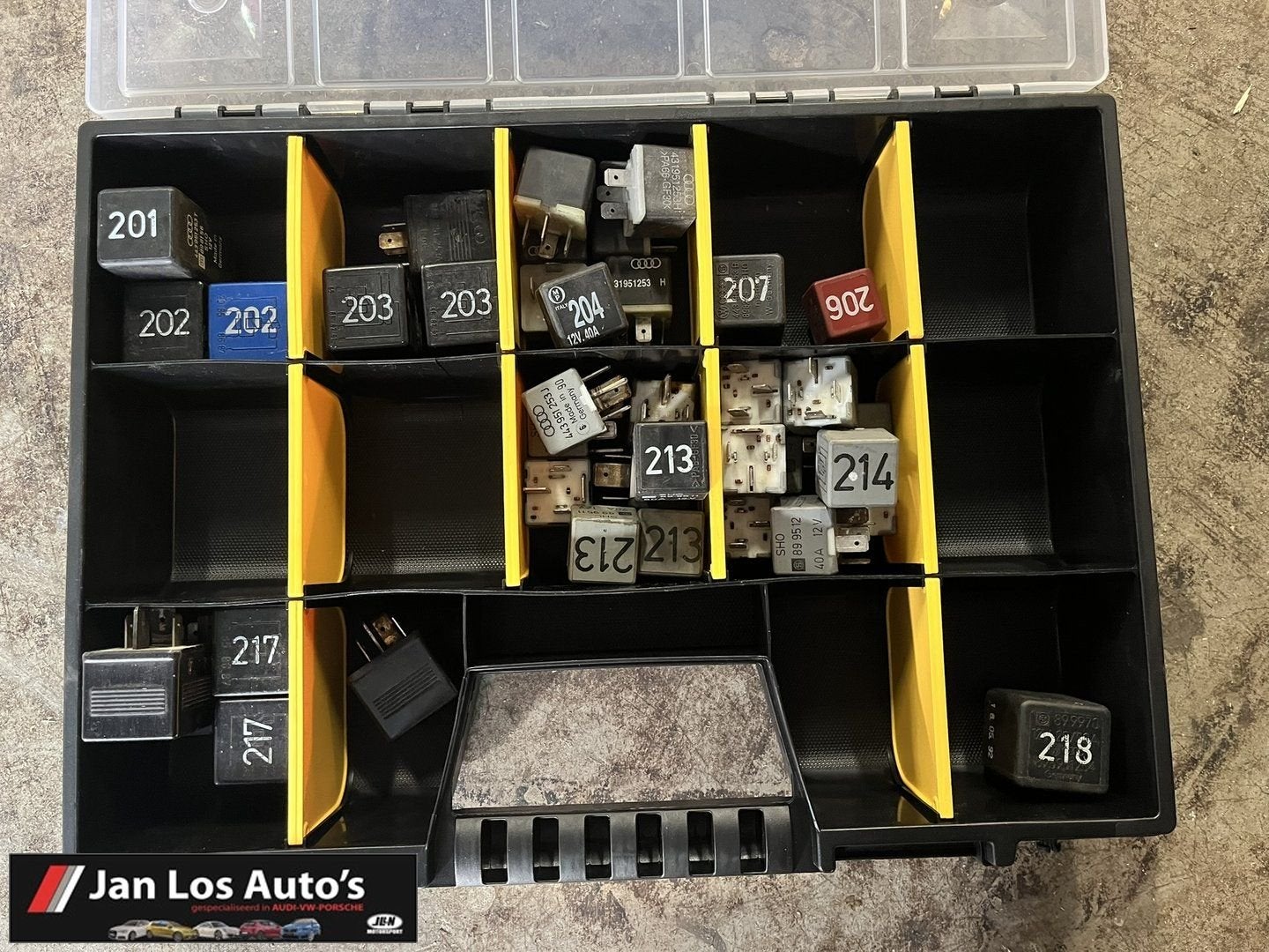 Verschillende Relais Audi VW 201-219, -, Origine de la pièce connue, Utilisé, -