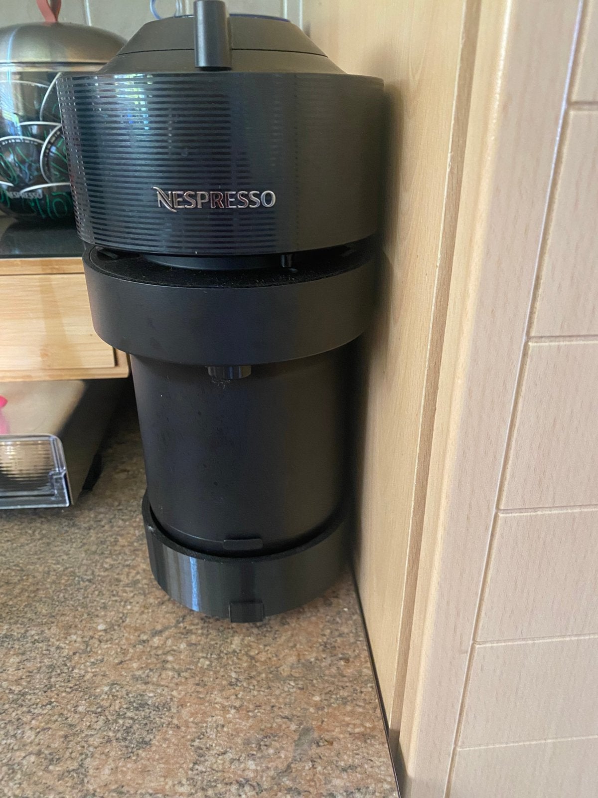 Nespresso Pop Vertuo avec une base pour des mug plus haut, Electroménager, Cafetières, Enlèvement, Comme neuf