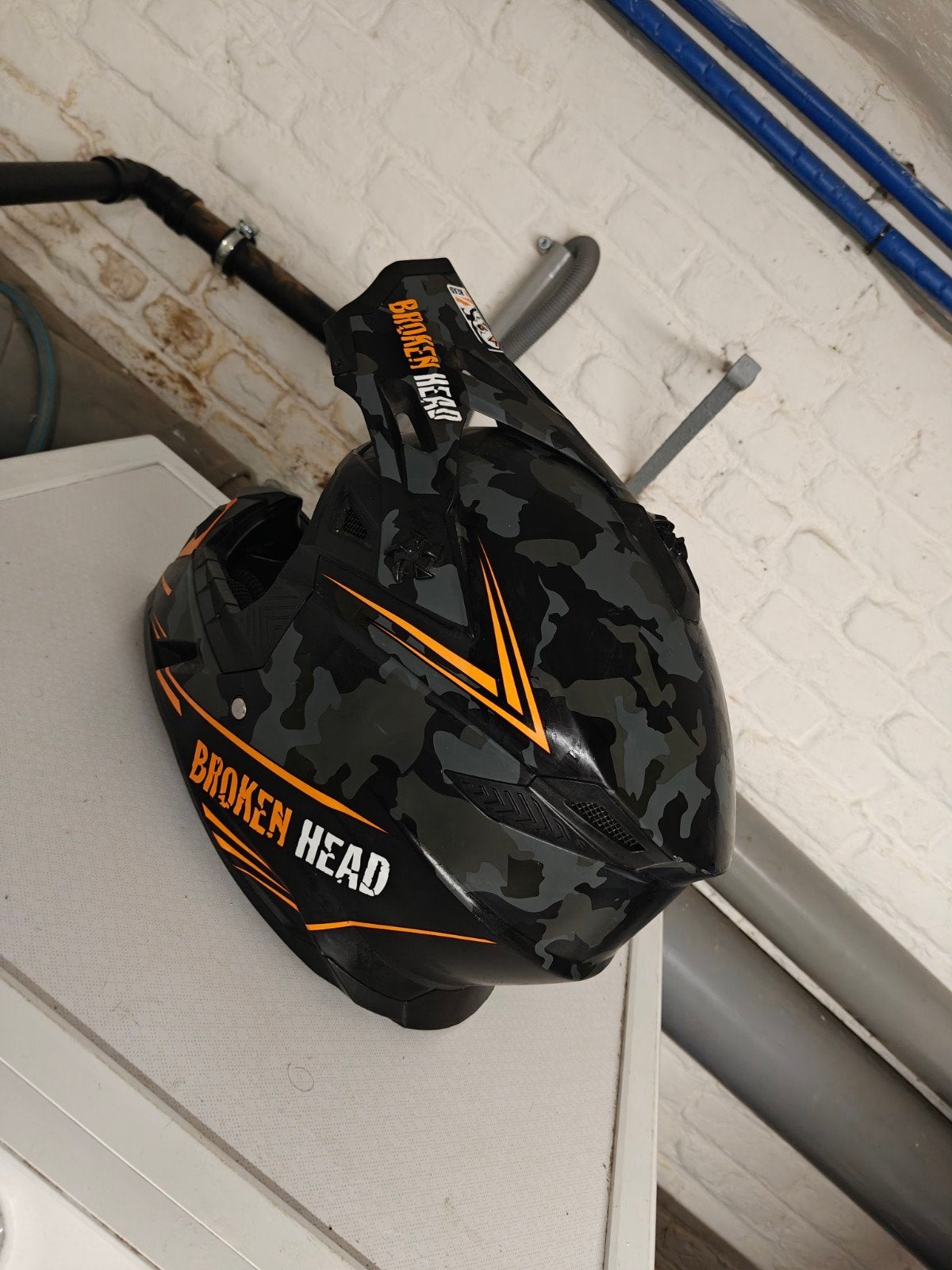 Helm Broken head XXL, Enlèvement