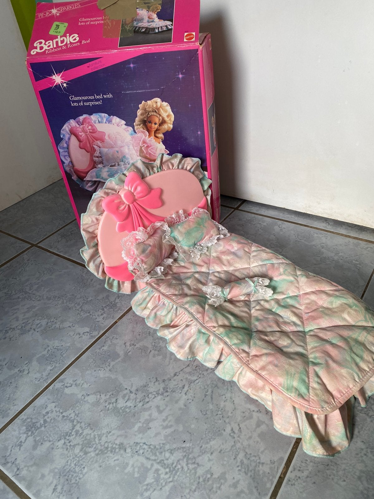 Vintage Ribbons & Roses Bed Barbie bed, Ophalen, Zo goed als nieuw