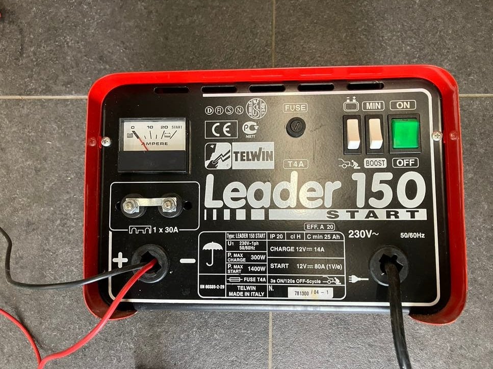Acculader met startbooster, Auto-onderdelen, Ophalen, Gebruikt, Amerikaanse onderdelen