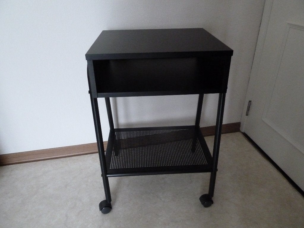 Table de chevet Ikea SETSKOG, métal noir, 45 x 35 cm, Comme neuf, Moins de 45 cm, Enlèvement, Métal ou Aluminium