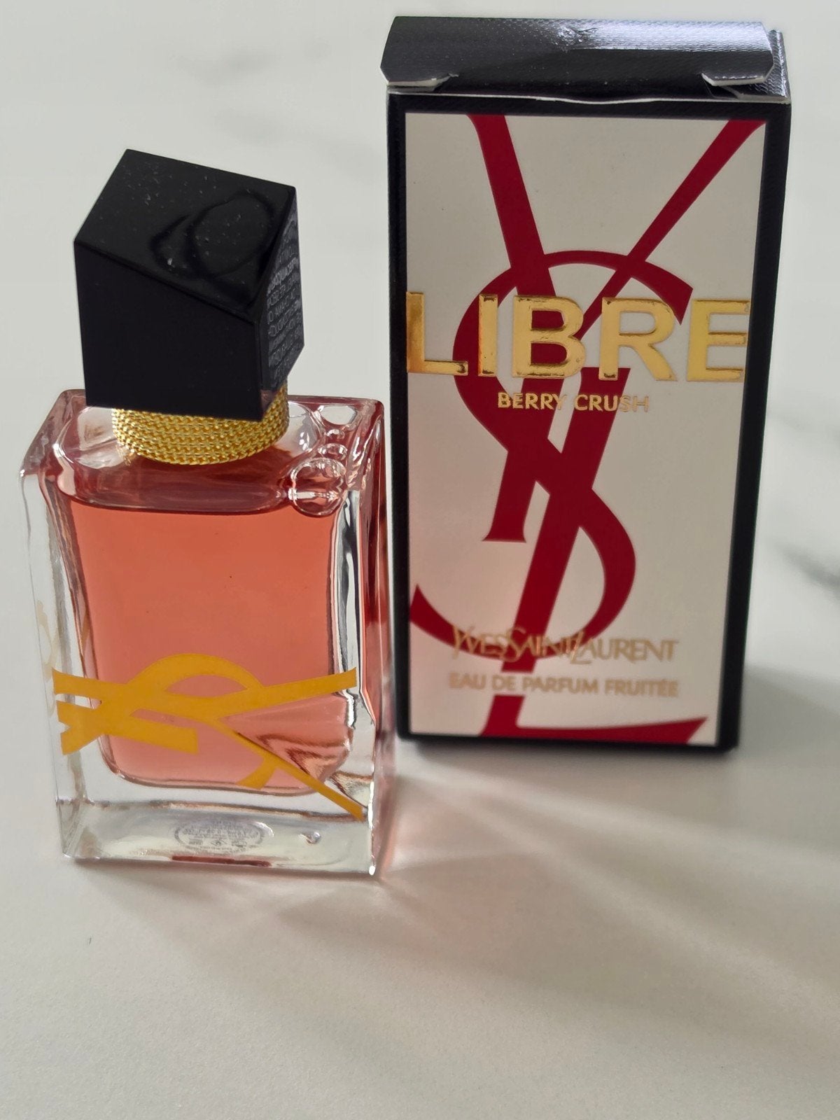 Yves Saint Laurent Libre Berry Crush miniatuurparfum, Handtassen en Accessoires, Uiterlijk | Parfum, Verzenden