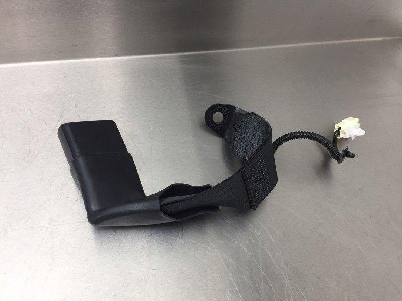 BOUCLE DE CEINTURE CENTRE ARRIÈRE RAV4 (A4) (|18202|), Utilisé, Toyota