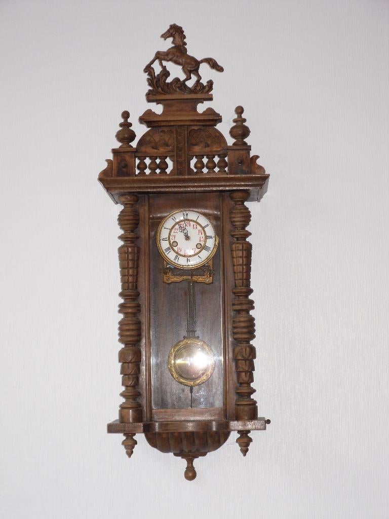 Horloge ancienne, Enlèvement