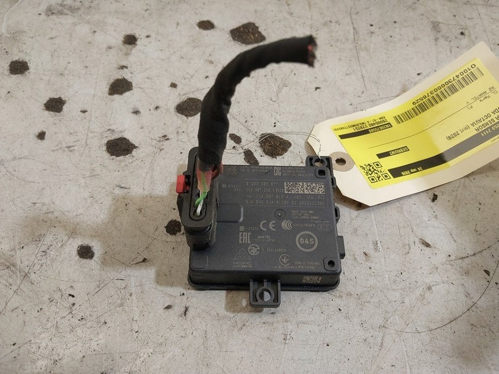 RADAR SENSOR Skoda Octavia Combi (NXAC) (|1N3907550E|), Gebruikt, Info@skoda-auto.de, Skoda, Max-Planck-Straße  3-5
64331  Weiterstadt, DE