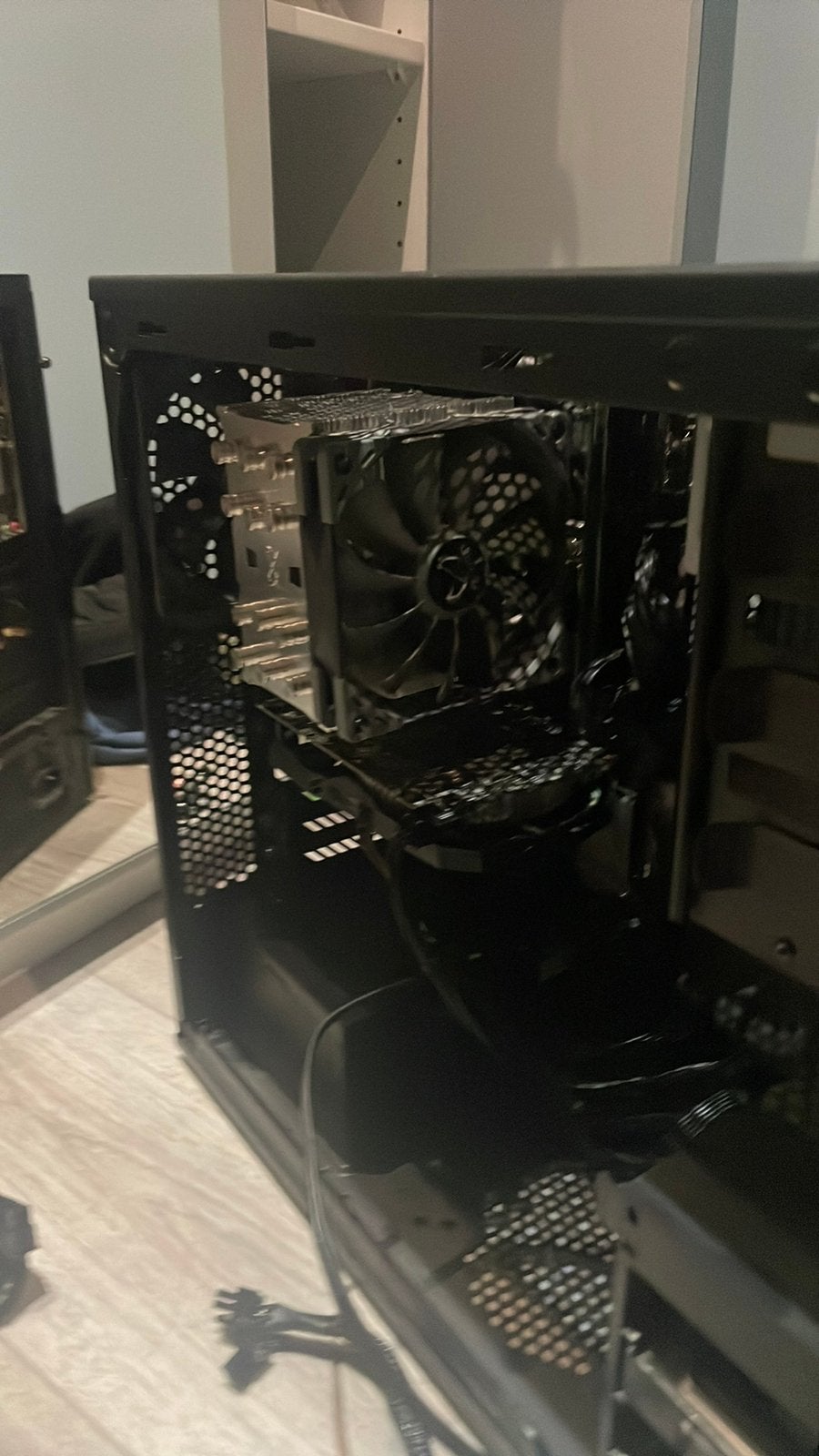 Gaming pc moet nu weg !!!!!!, Computers en Software, Ophalen, Zo goed als nieuw